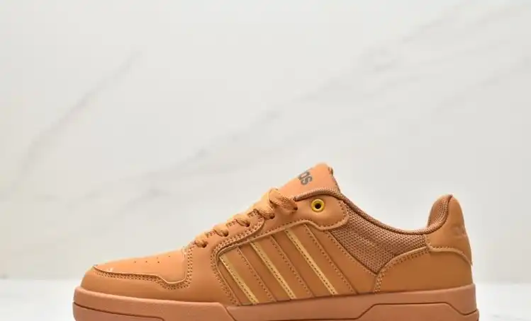 hype Adidas Sneakers