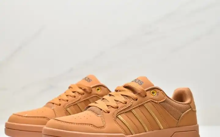 hype Adidas Sneakers