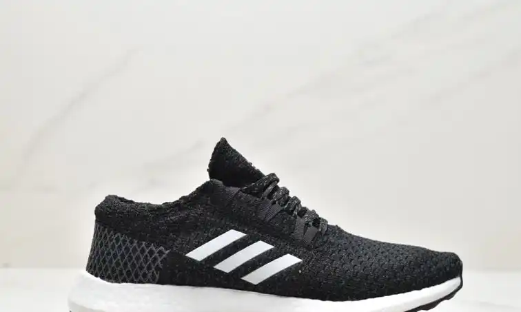 hype Adidas Sneakers