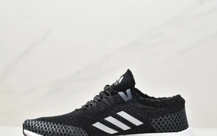 hype Adidas Sneakers