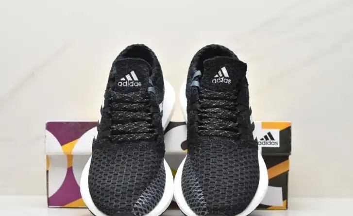 hype Adidas Sneakers