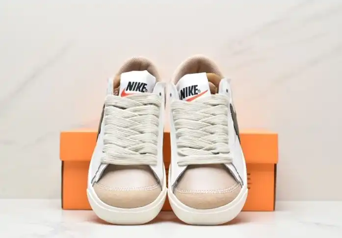 hype Nike Sneakers