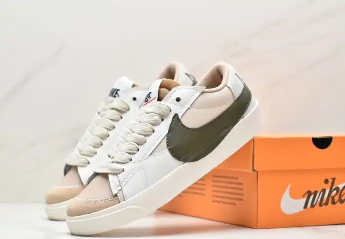 hype Nike Sneakers