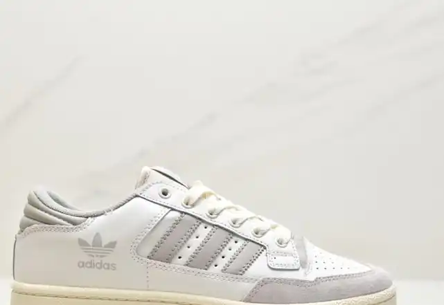 hype Adidas Sneakers