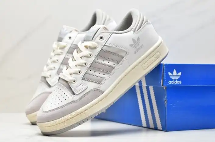 hype Adidas Sneakers