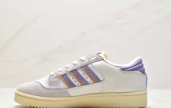 hype Adidas Sneakers