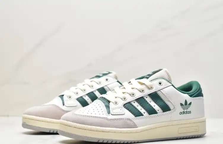 hype Adidas Sneakers