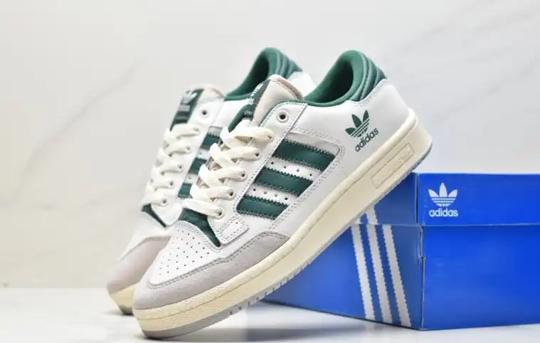 hype Adidas Sneakers