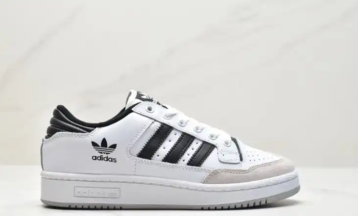 hype Adidas Sneakers