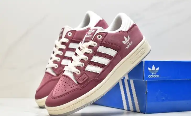 hype Adidas Sneakers