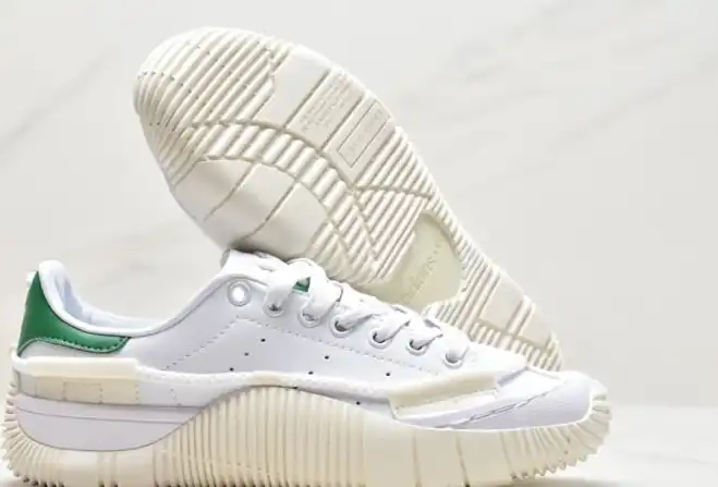 hype Adidas Sneakers