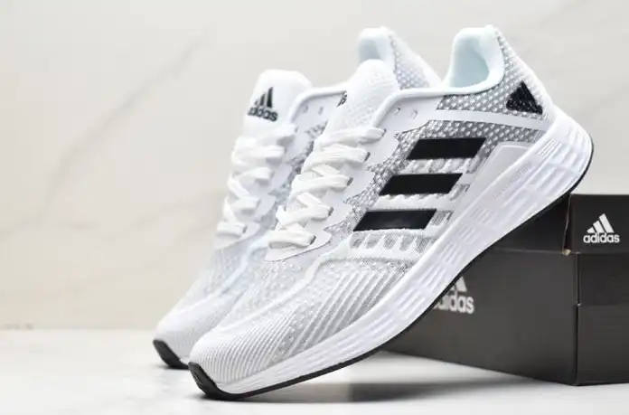 hype Adidas Sneakers