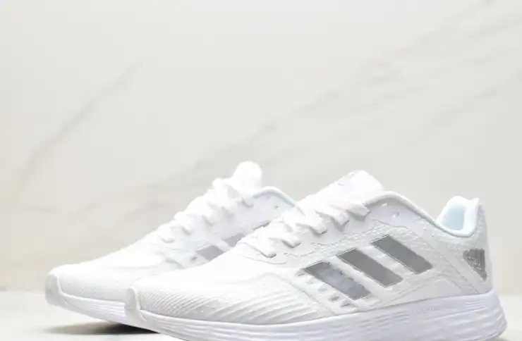 hype Adidas Sneakers