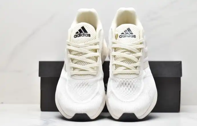 hype Adidas Sneakers