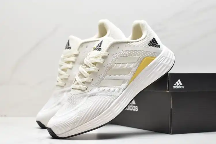 hype Adidas Sneakers