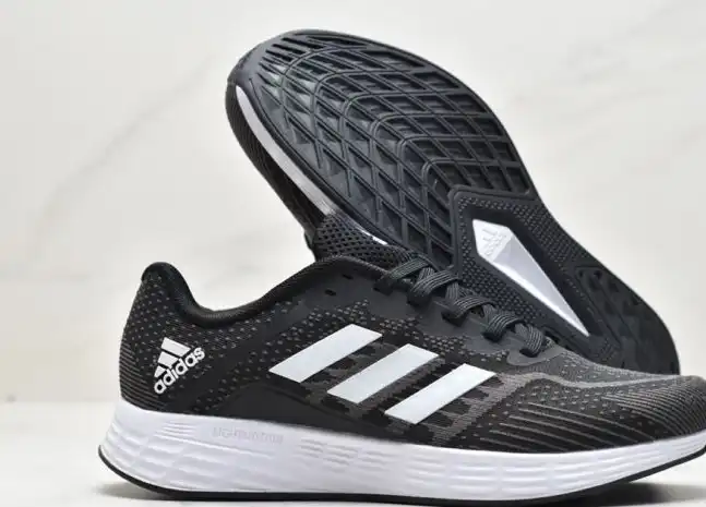 hype Adidas Sneakers