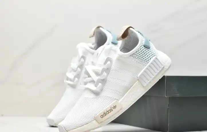 hype Adidas Sneakers