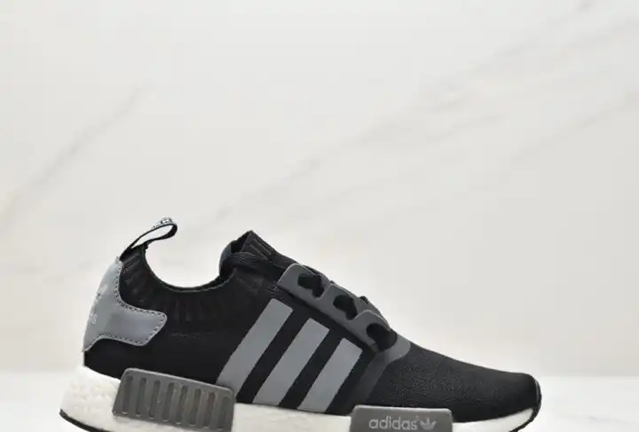 hype Adidas Sneakers