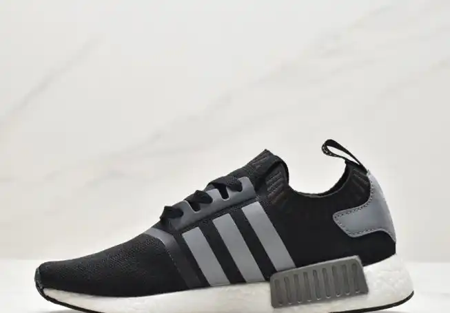 hype Adidas Sneakers