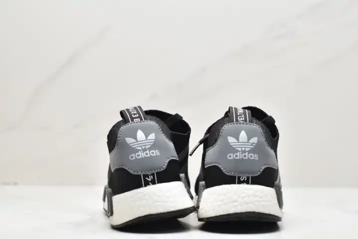 hype Adidas Sneakers