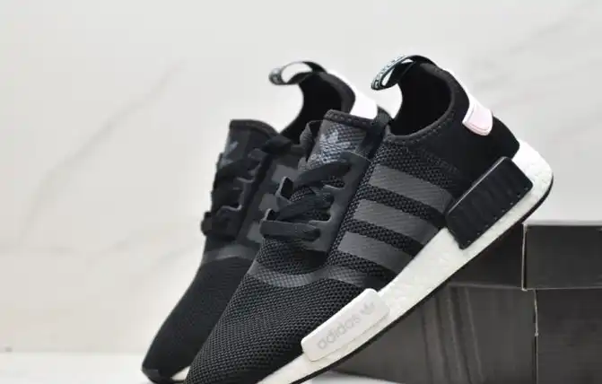 hype Adidas Sneakers