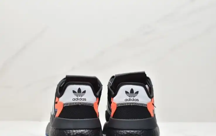 hype Adidas Sneakers