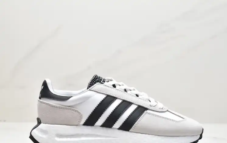 hype Adidas Sneakers