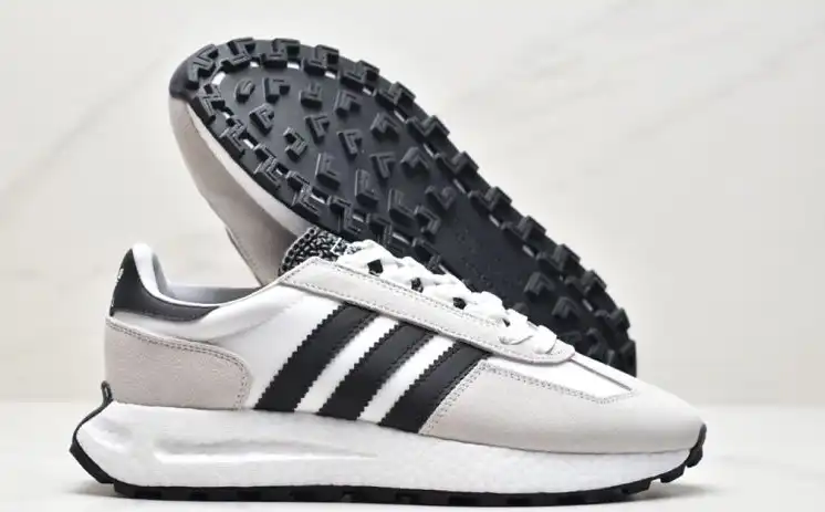 hype Adidas Sneakers