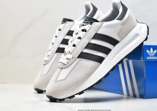 hype Adidas Sneakers