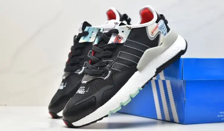 hype Adidas Sneakers