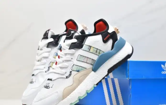 hype Adidas Sneakers