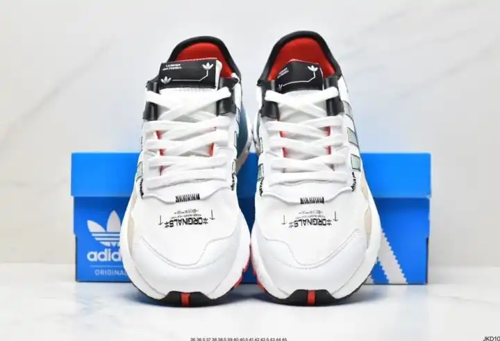 hype Adidas Sneakers