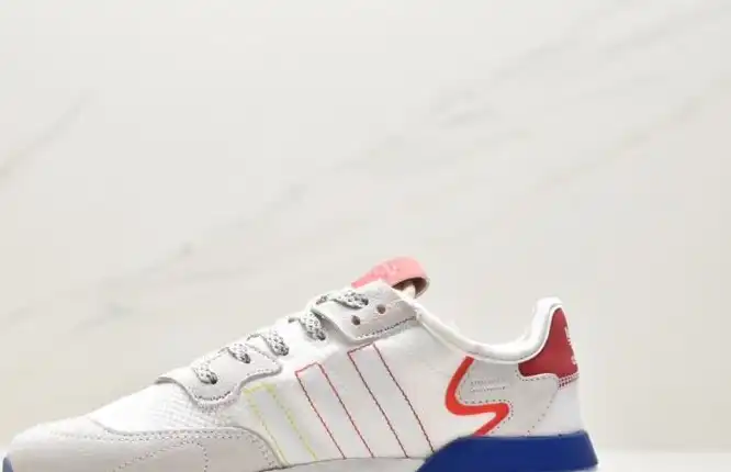 hype Adidas Sneakers