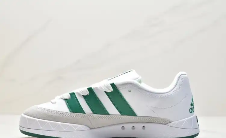 hype Adidas Sneakers