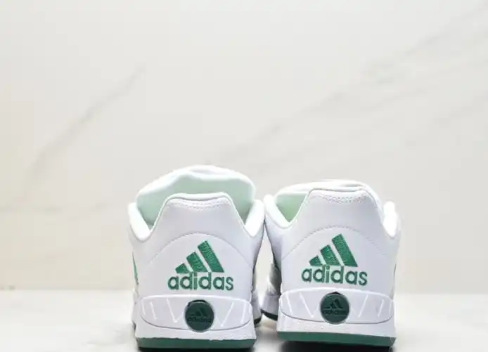 hype Adidas Sneakers