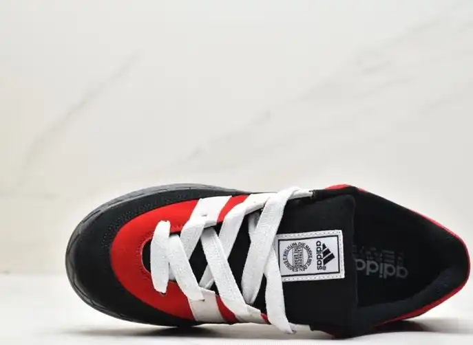 hype Adidas Sneakers