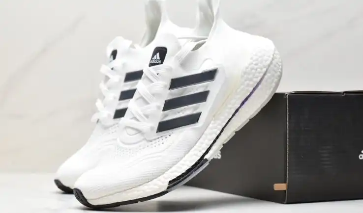 hype Adidas Sneakers