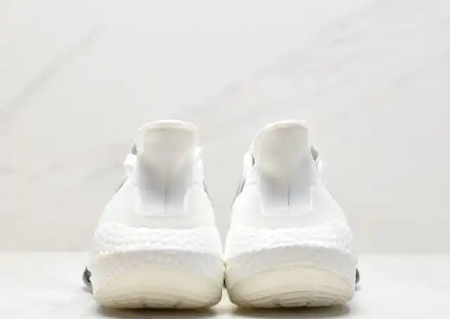 hype Adidas Sneakers