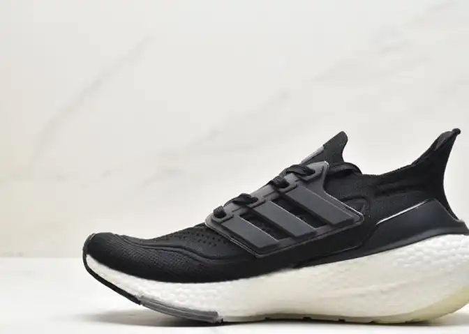 hype Adidas Sneakers