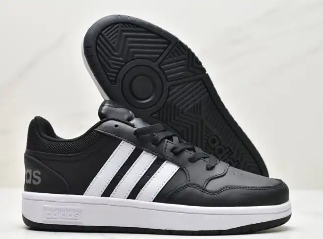 hype Adidas Sneakers