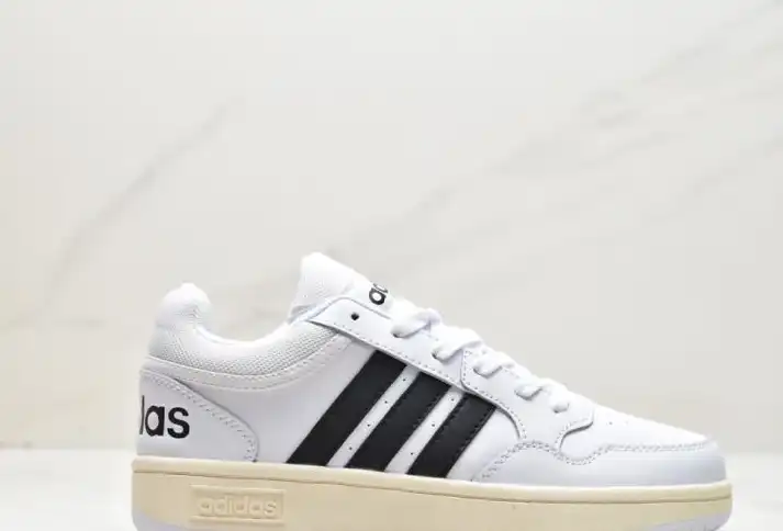 hype Adidas Sneakers