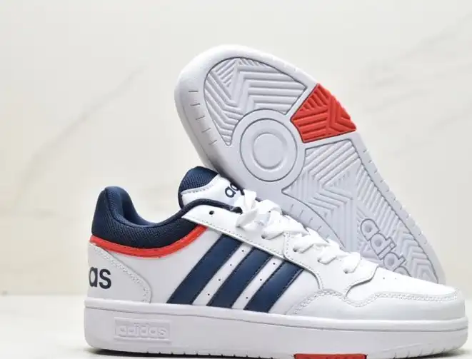 hype Adidas Sneakers