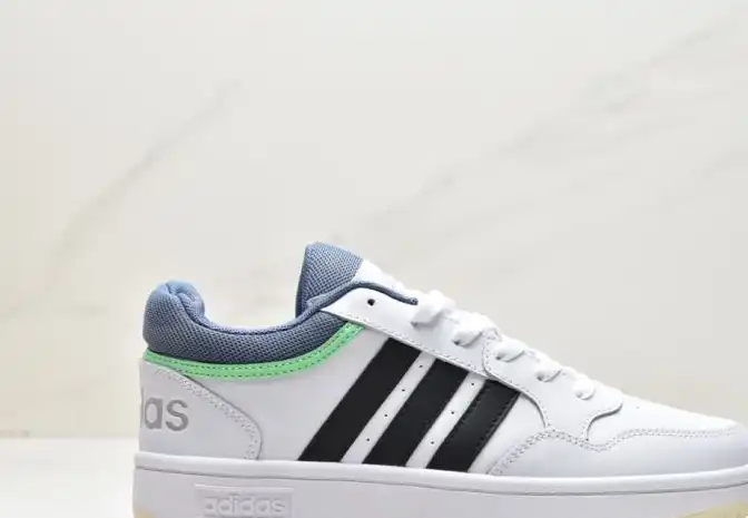 hype Adidas Sneakers