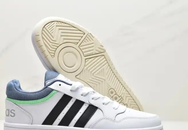 hype Adidas Sneakers