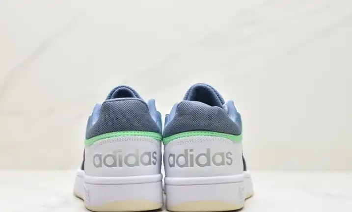 hype Adidas Sneakers