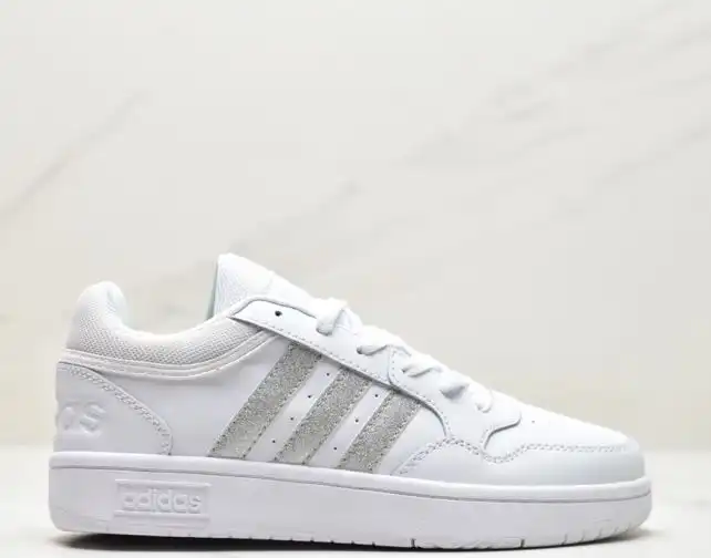 hype Adidas Sneakers