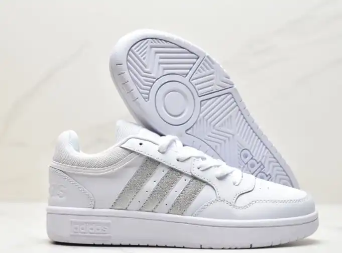 hype Adidas Sneakers