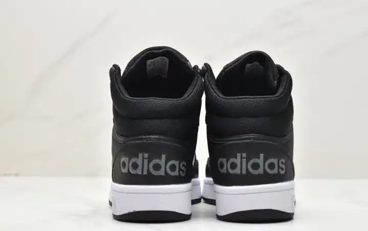 hype Adidas Sneakers