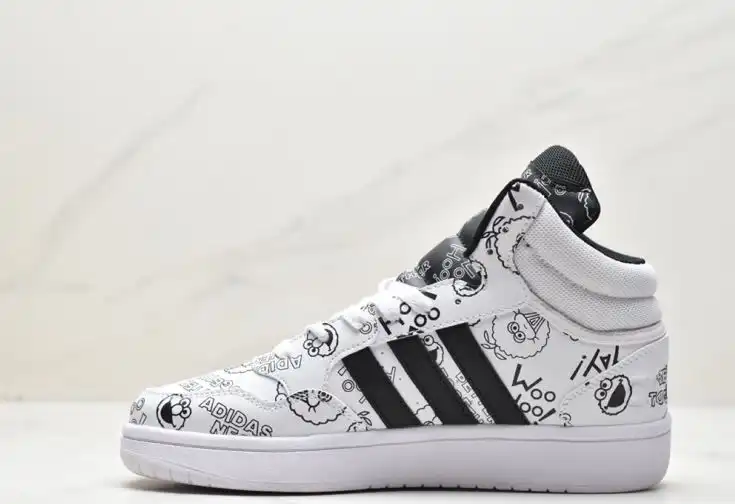 hype Adidas Sneakers