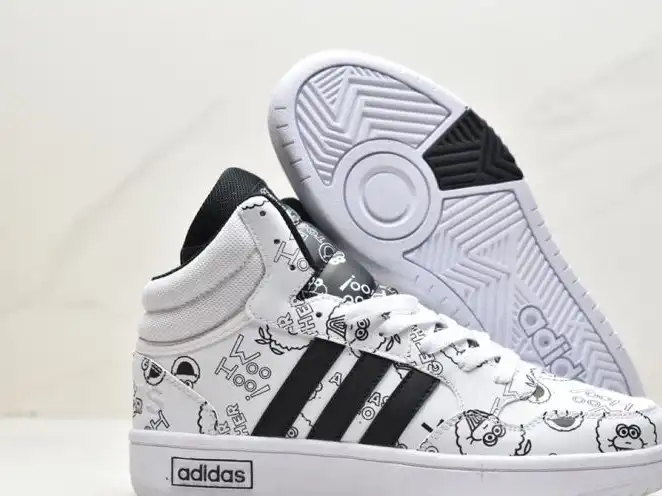 hype Adidas Sneakers